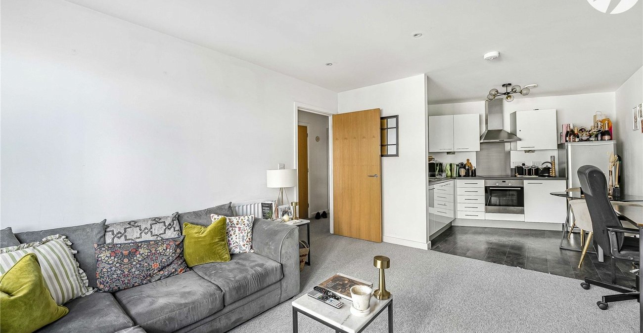 1 bedroom property for sale in Greenhithe | Robinson Jackson