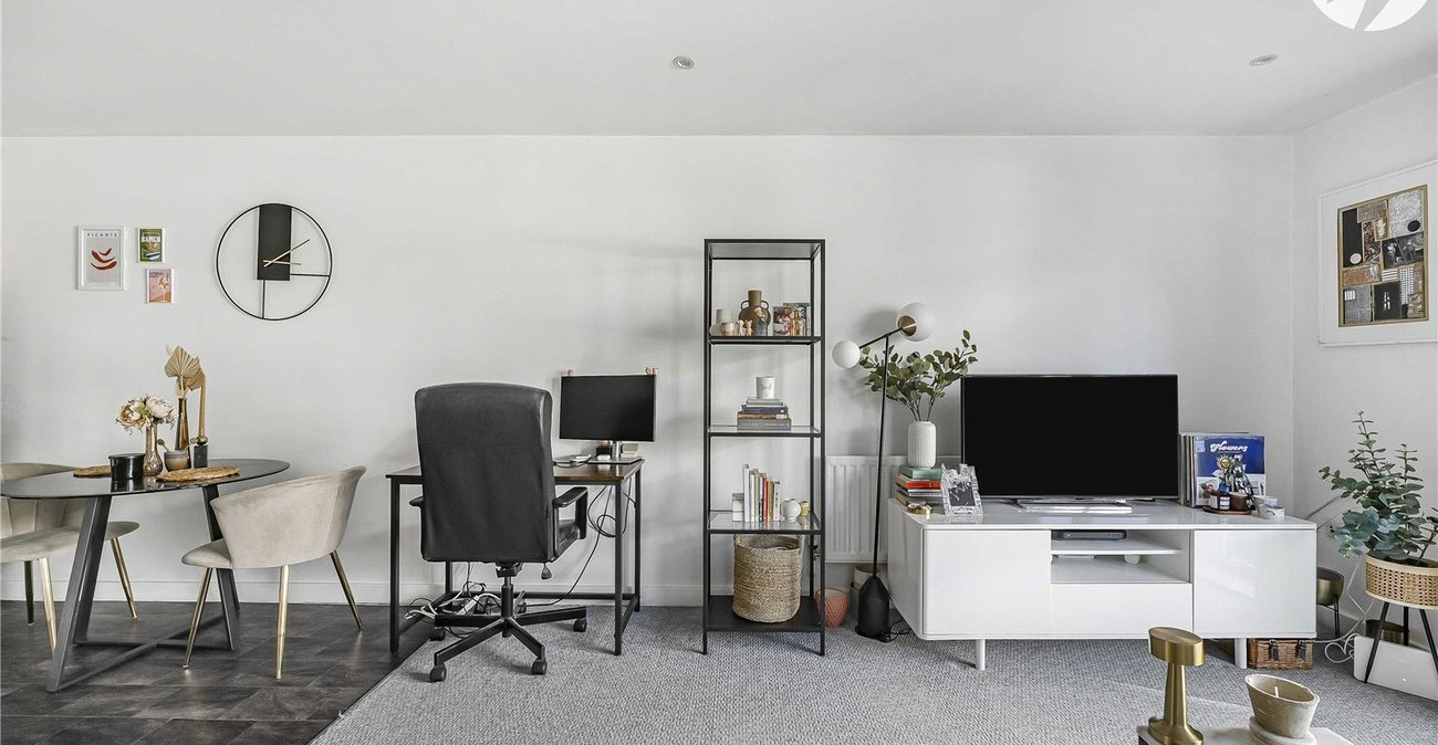 1 bedroom property for sale in Greenhithe | Robinson Jackson