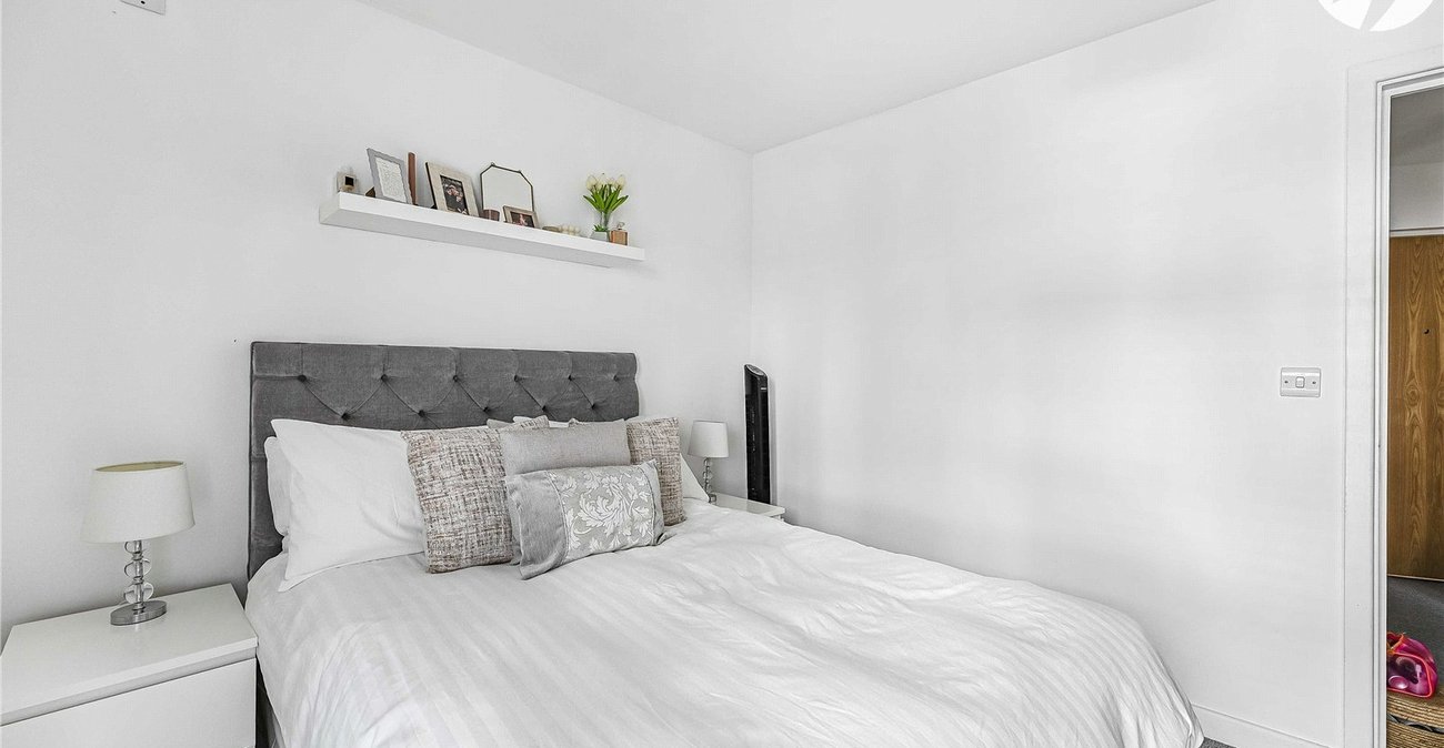 1 bedroom property for sale in Greenhithe | Robinson Jackson