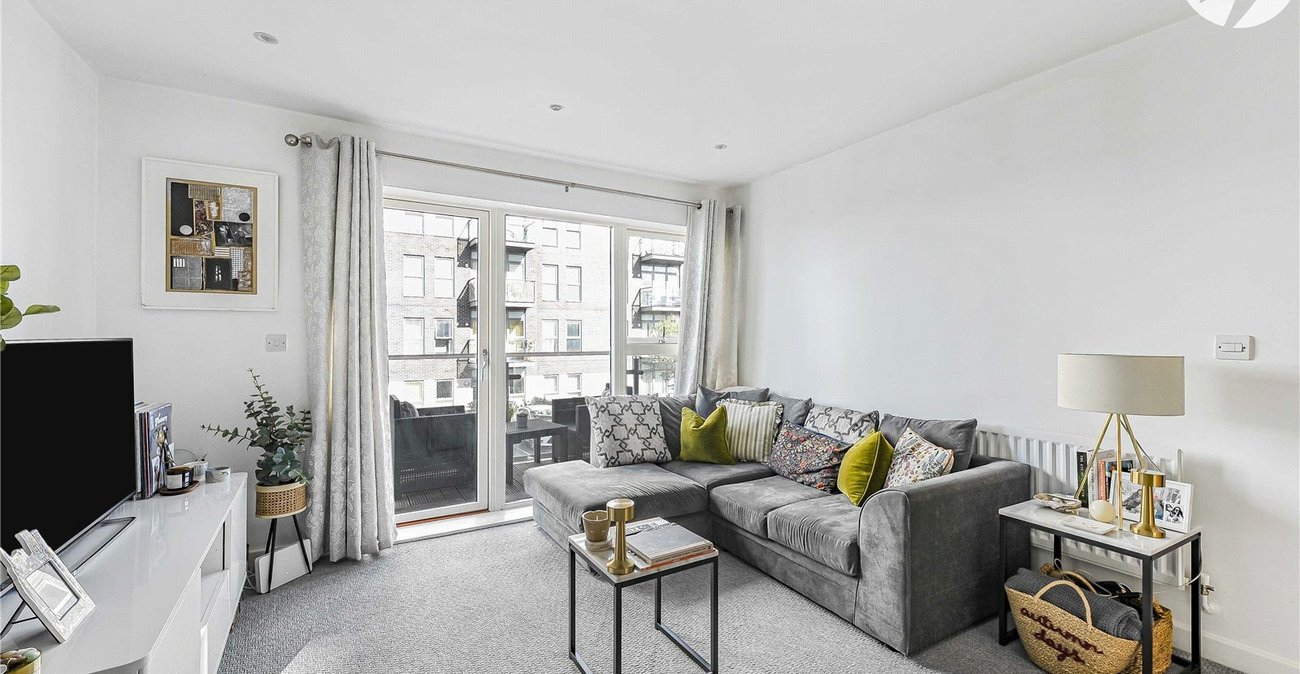 1 bedroom property for sale in Greenhithe | Robinson Jackson