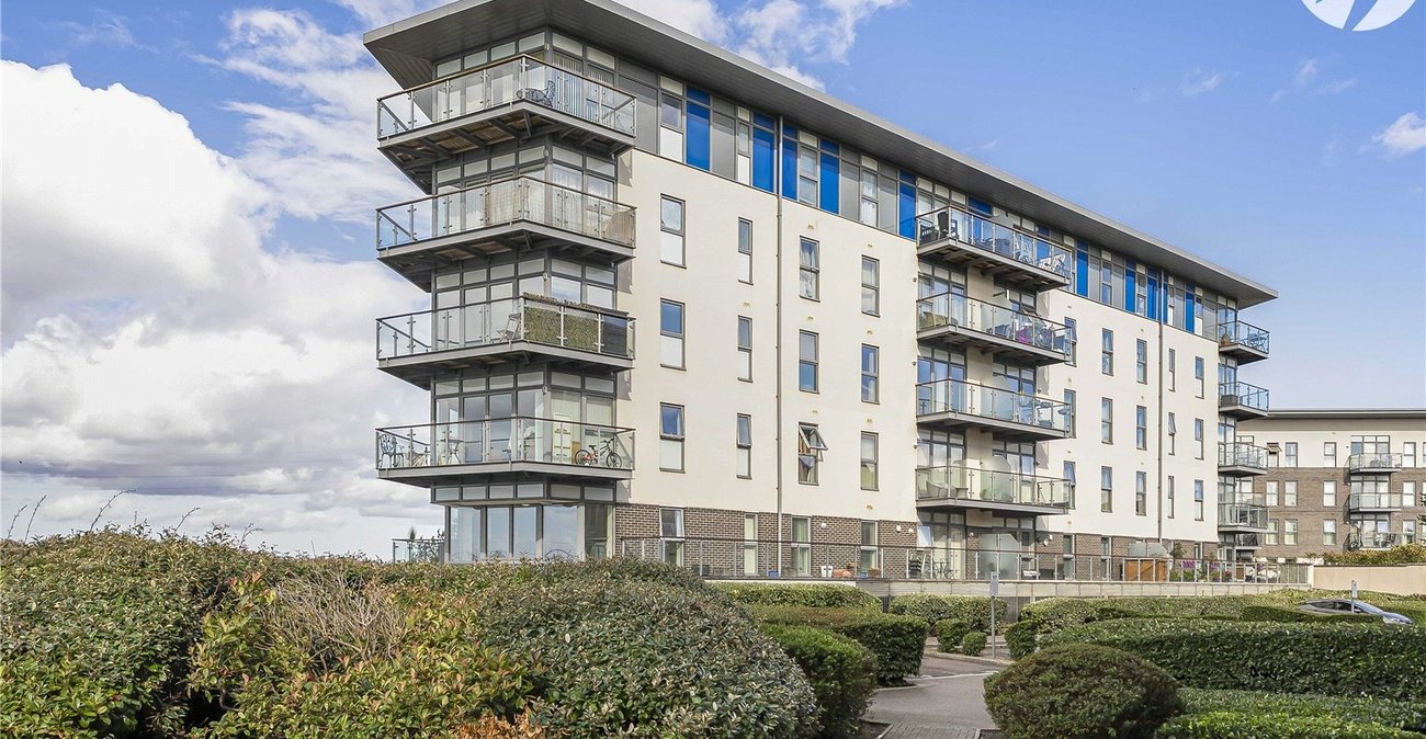 1 bedroom property for sale in Greenhithe | Robinson Jackson