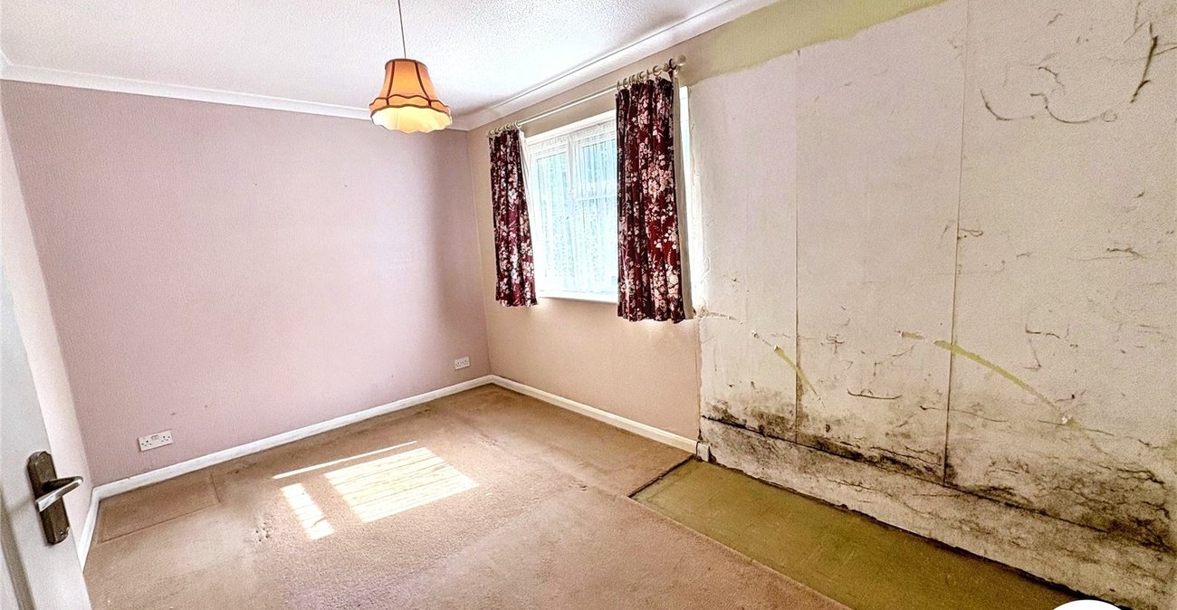 2 bedroom bungalow for sale in Maidstone | Robinson Michael & Jackson