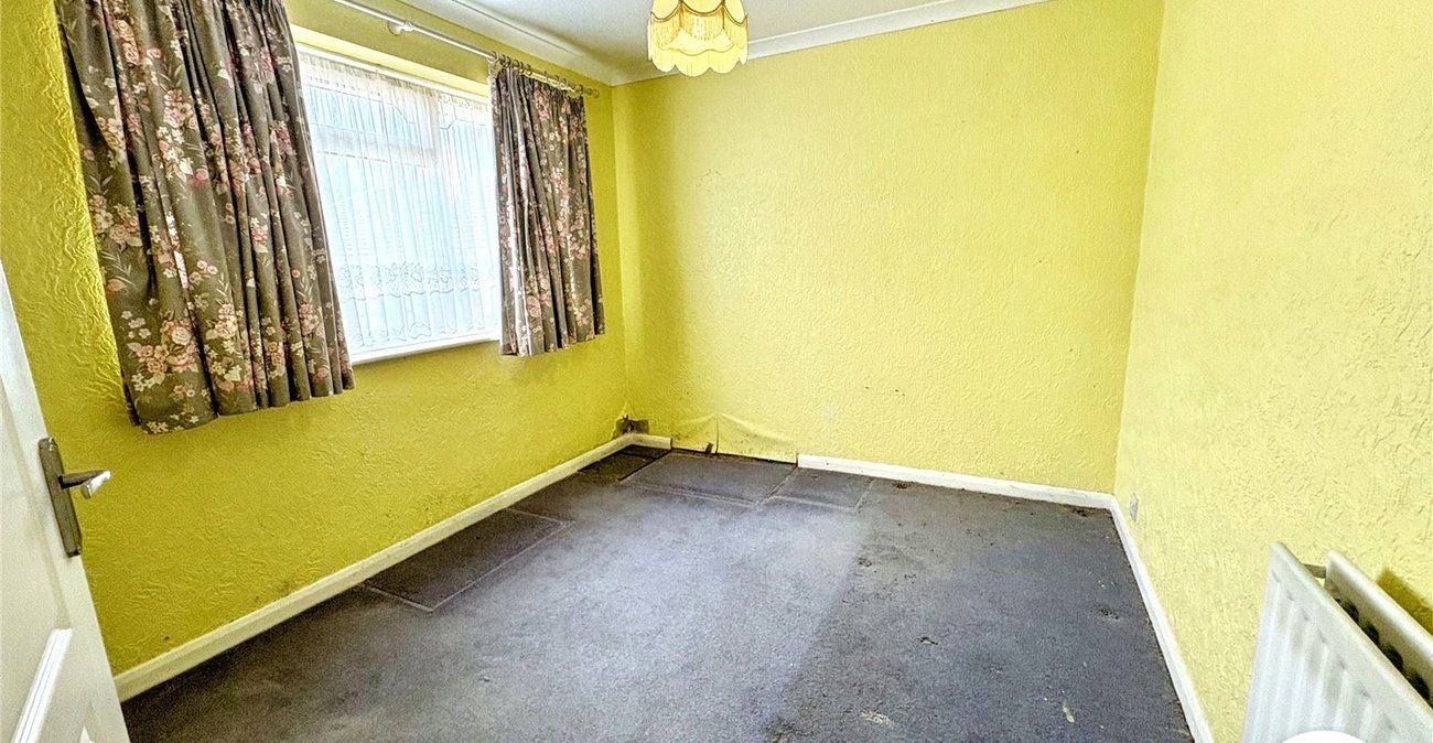 2 bedroom bungalow for sale in Maidstone | Robinson Michael & Jackson