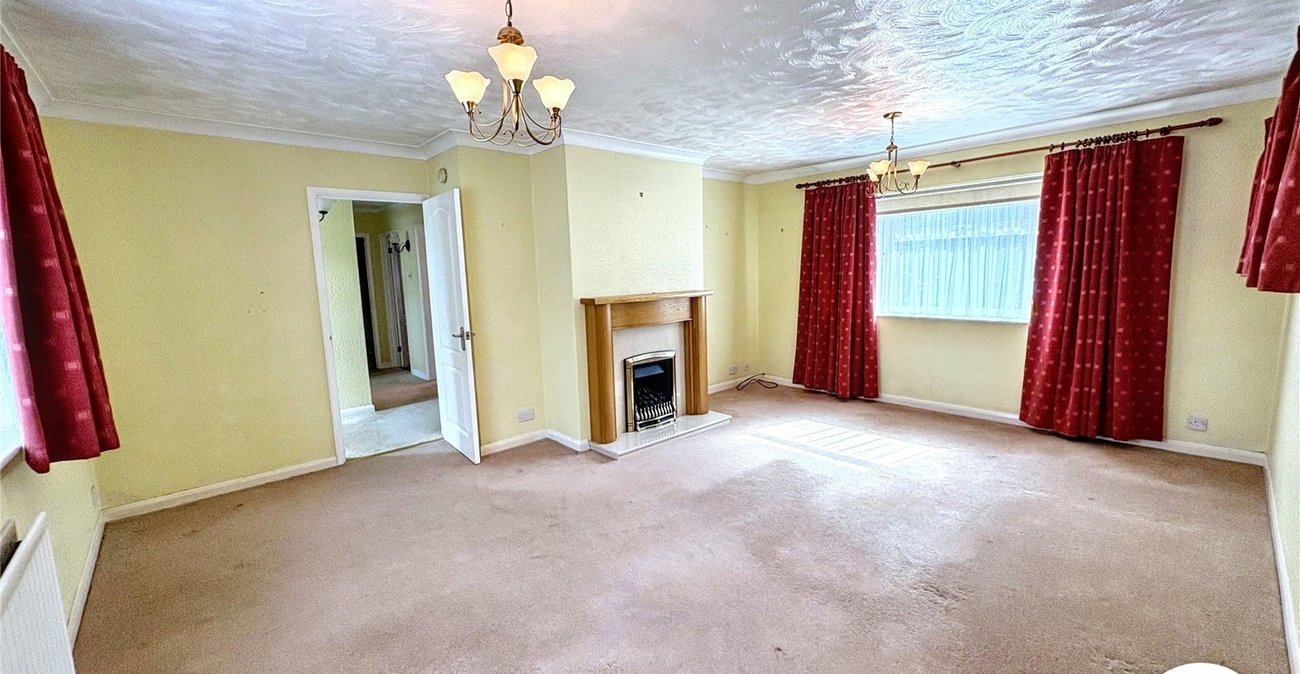 2 bedroom bungalow for sale in Maidstone | Robinson Michael & Jackson