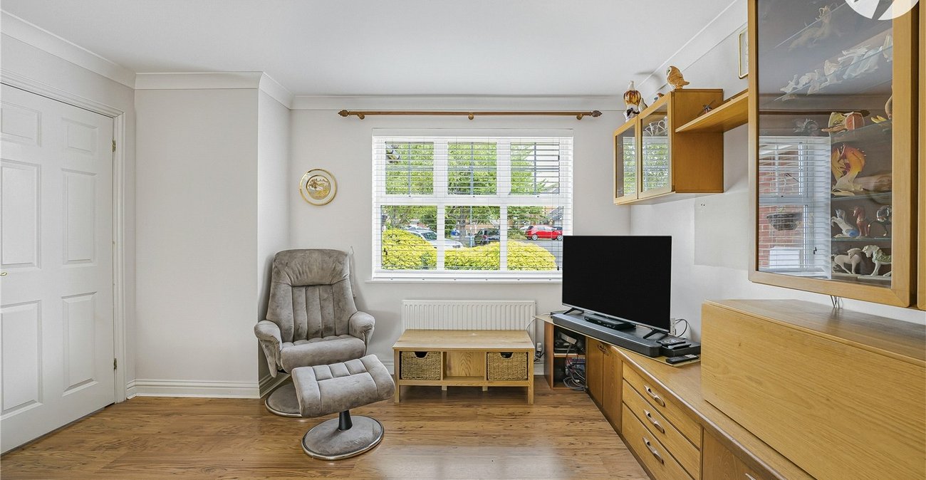 3 bedroom house for sale in Swanscombe | Robinson Jackson