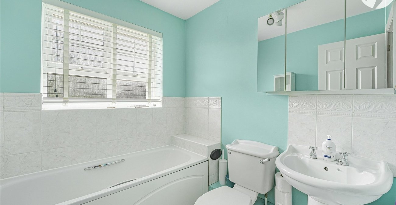 3 bedroom house for sale in Swanscombe | Robinson Jackson