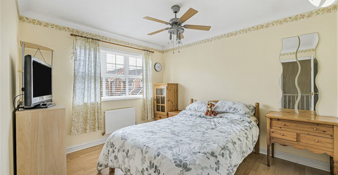 3 bedroom house for sale in Swanscombe | Robinson Jackson