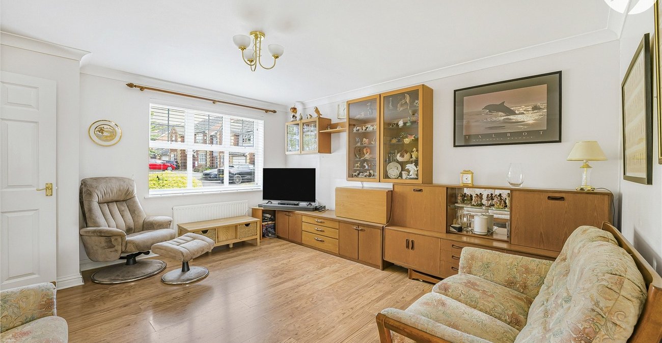 3 bedroom house for sale in Swanscombe | Robinson Jackson