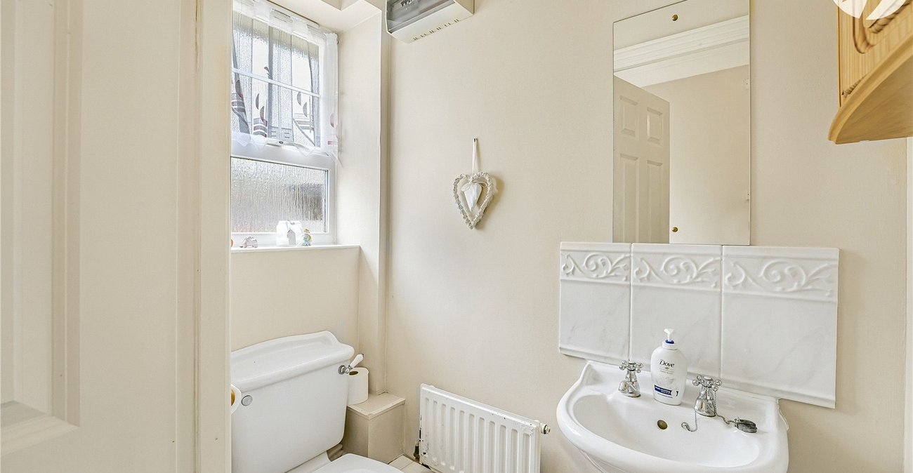 3 bedroom house for sale in Swanscombe | Robinson Jackson