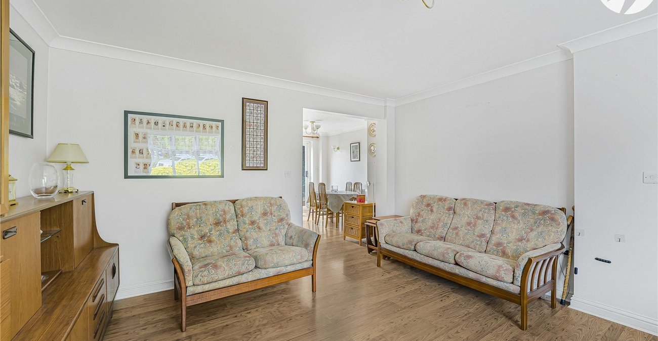 3 bedroom house for sale in Swanscombe | Robinson Jackson