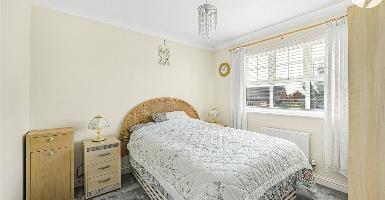 3 bedroom house for sale in Swanscombe | Robinson Jackson