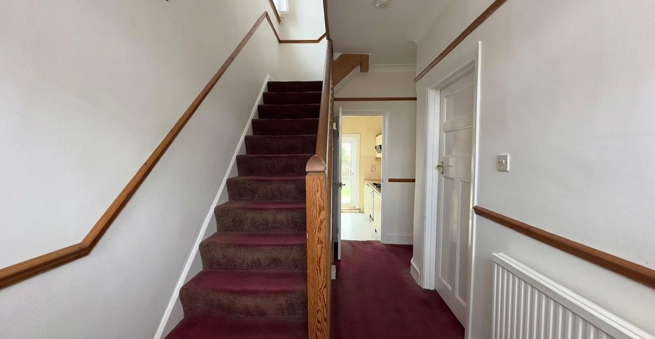 3 bedroom house for sale in London | Robinson Jackson