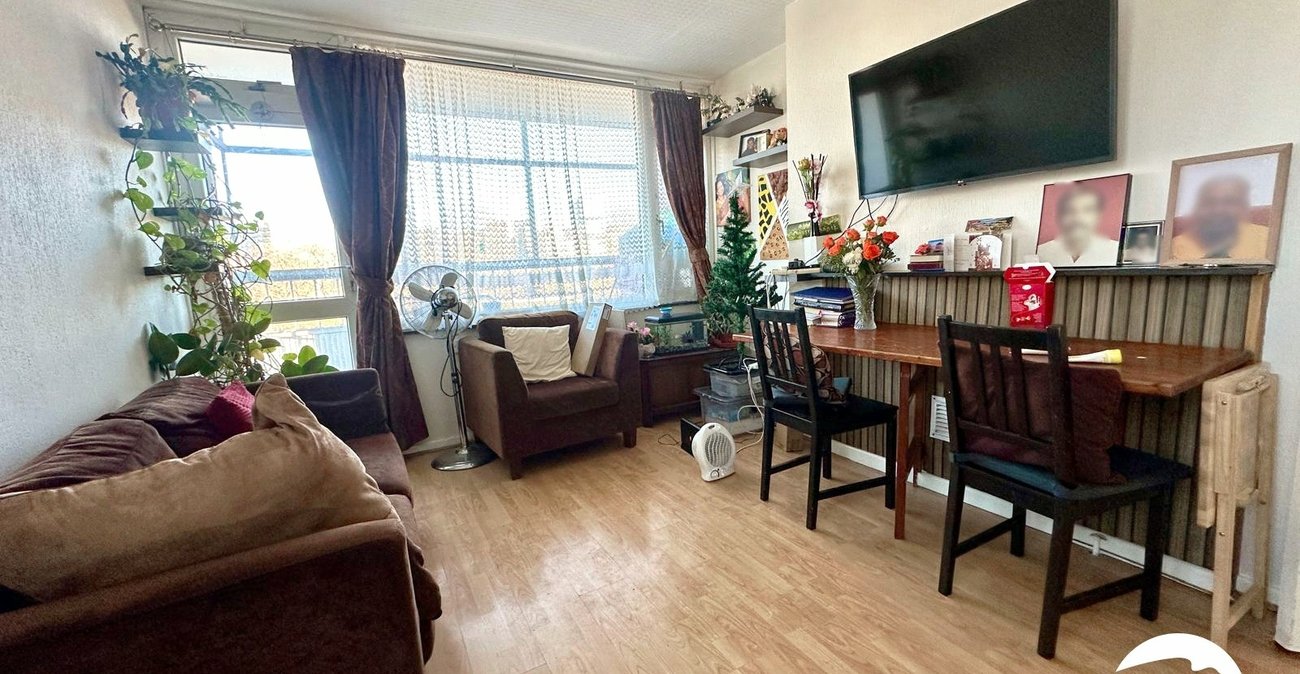 2 bedroom property for sale in London | Robinson Jackson