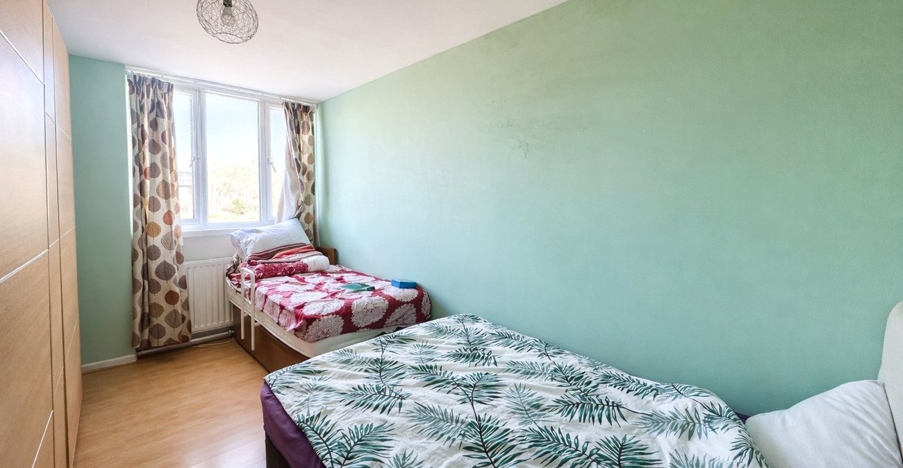 2 bedroom property for sale in London | Robinson Jackson