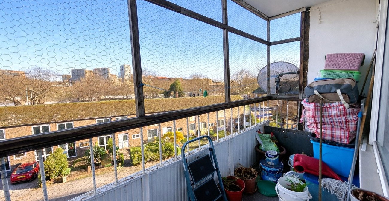 2 bedroom property for sale in London | Robinson Jackson