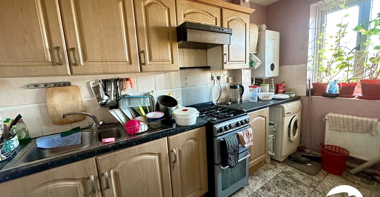 2 bedroom property for sale in London | Robinson Jackson