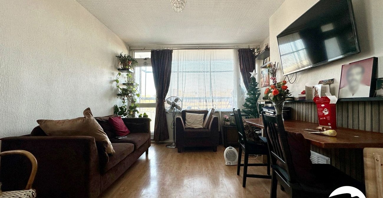 2 bedroom property for sale in London | Robinson Jackson