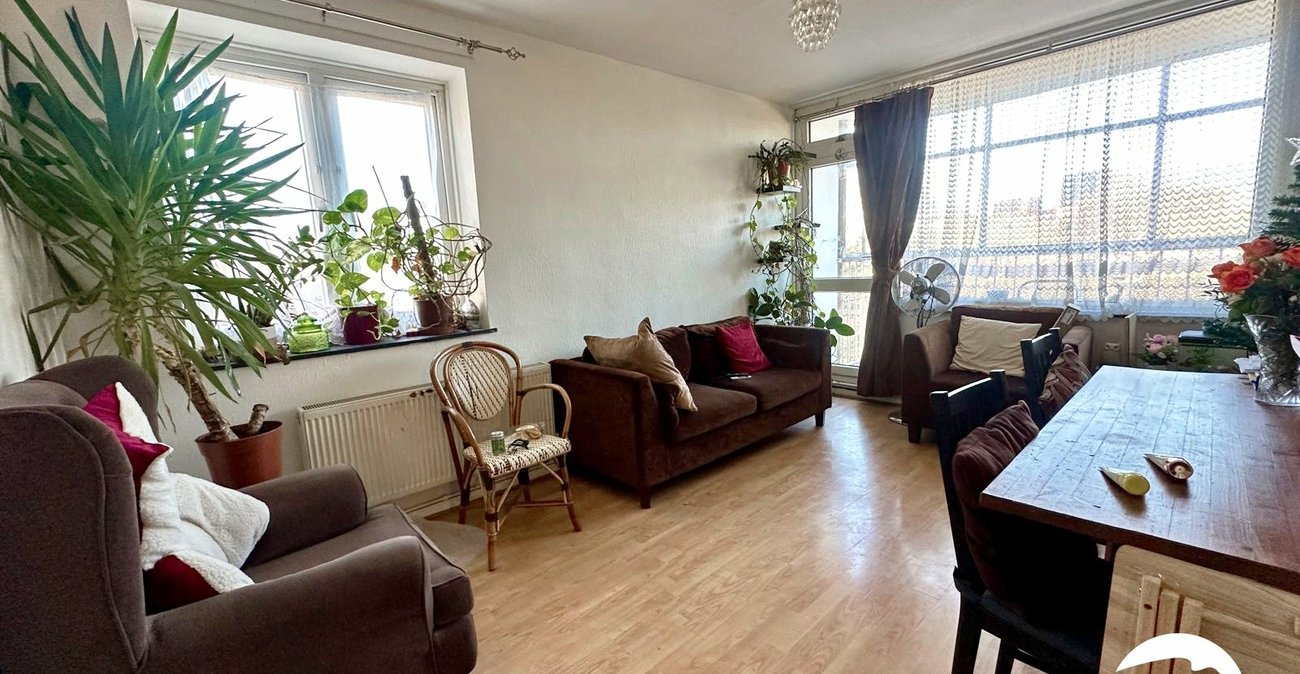 2 bedroom property for sale in London | Robinson Jackson