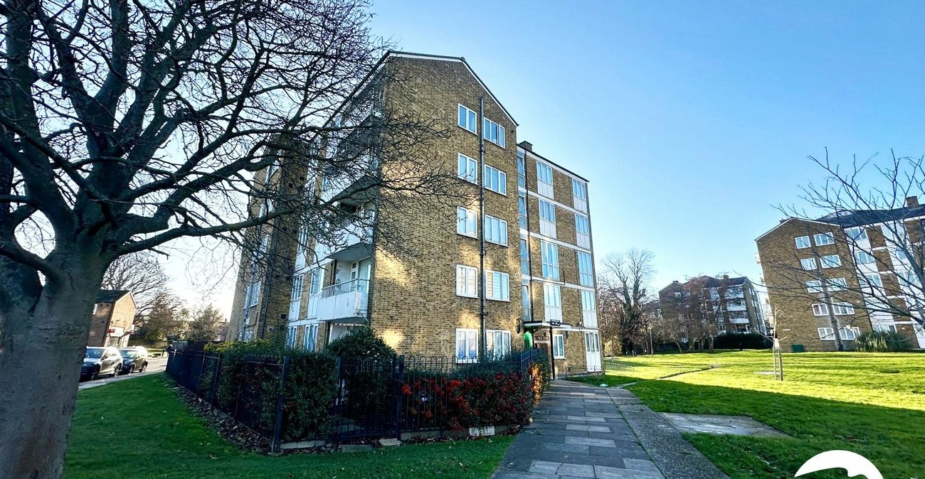 2 bedroom property for sale in London | Robinson Jackson