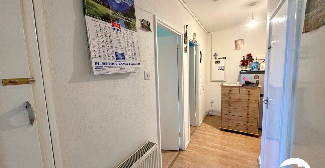 2 bedroom property for sale in London | Robinson Jackson