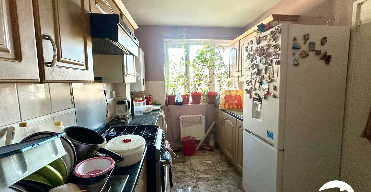 2 bedroom property for sale in London | Robinson Jackson