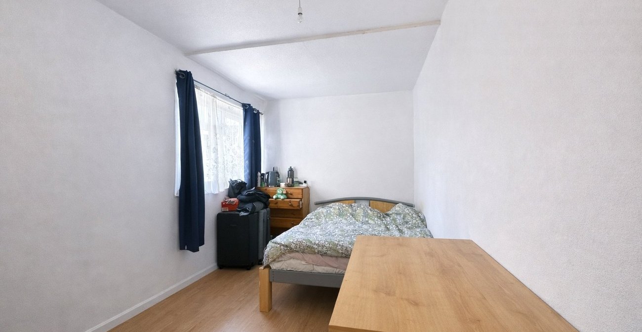 4 bedroom house for sale in London | Robinson Jackson