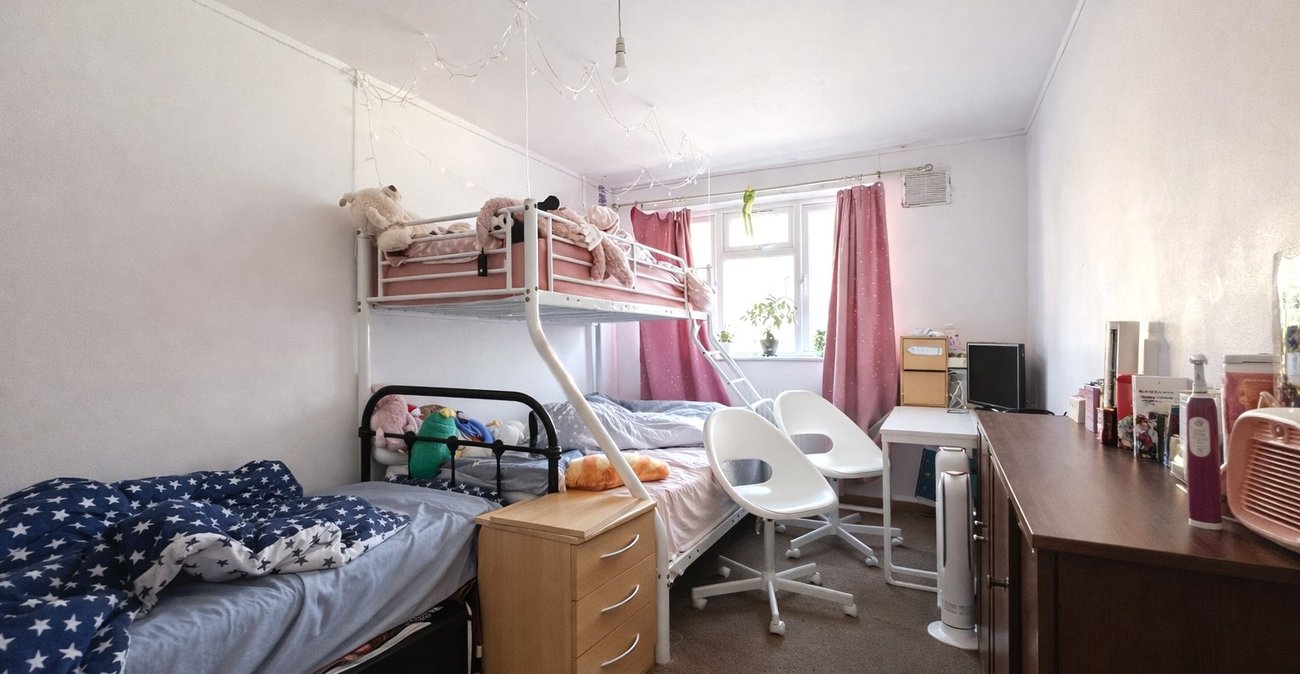 4 bedroom house for sale in London | Robinson Jackson