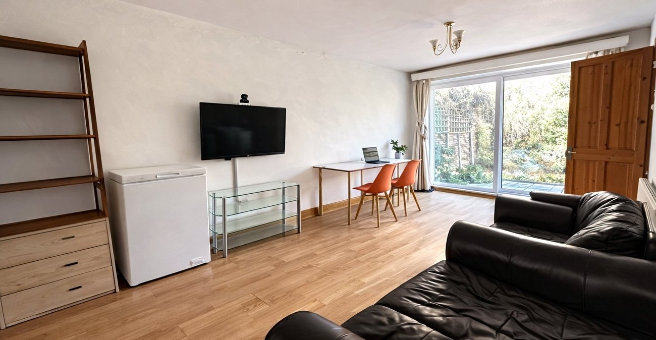 4 bedroom house for sale in London | Robinson Jackson