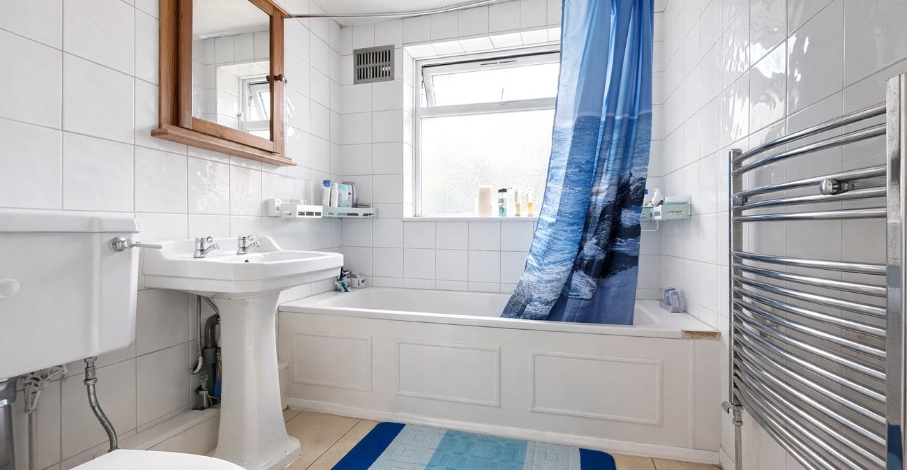 4 bedroom house for sale in London | Robinson Jackson