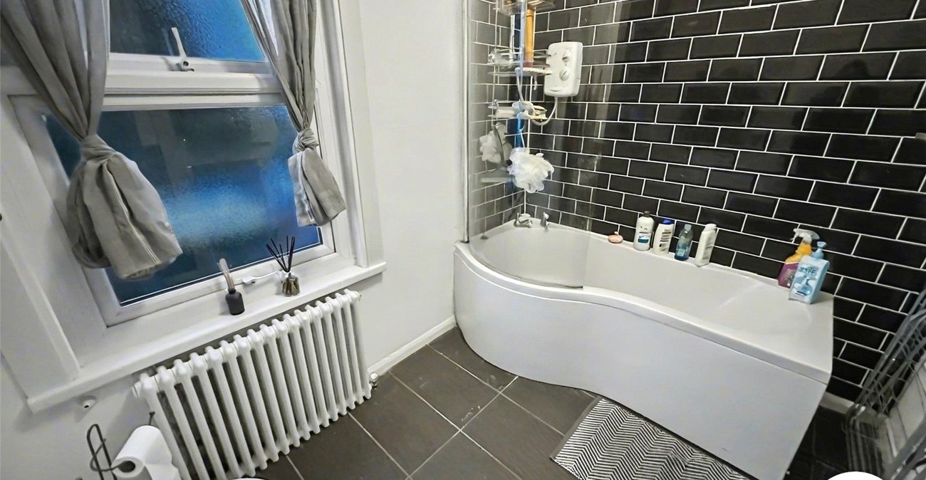 3 bedroom house for sale in Rochester | Robinson Michael & Jackson