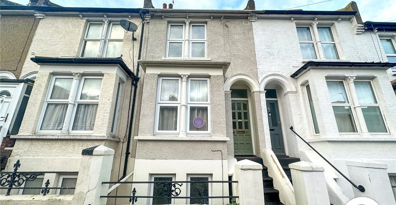 3 bedroom house for sale in Rochester | Robinson Michael & Jackson