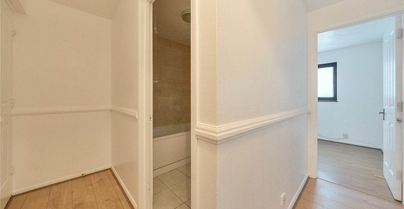 1 bedroom property for sale in Sydenham | Robinson Jackson