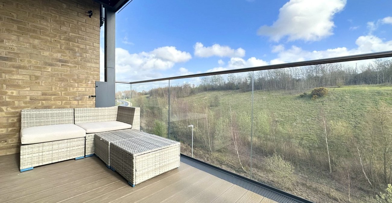 2 bedroom property for sale in Castle Hill | Robinson Jackson