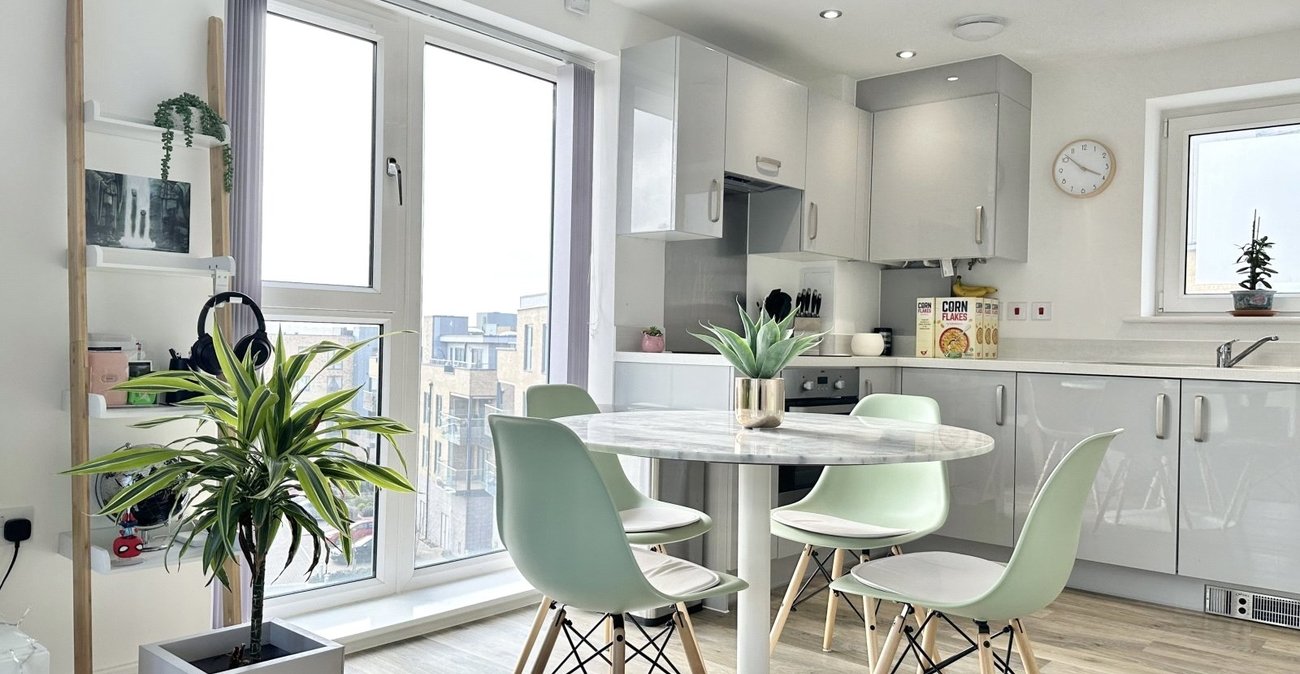 2 bedroom property for sale in Castle Hill | Robinson Jackson