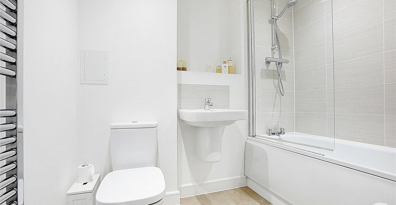 2 bedroom property for sale in Castle Hill | Robinson Jackson