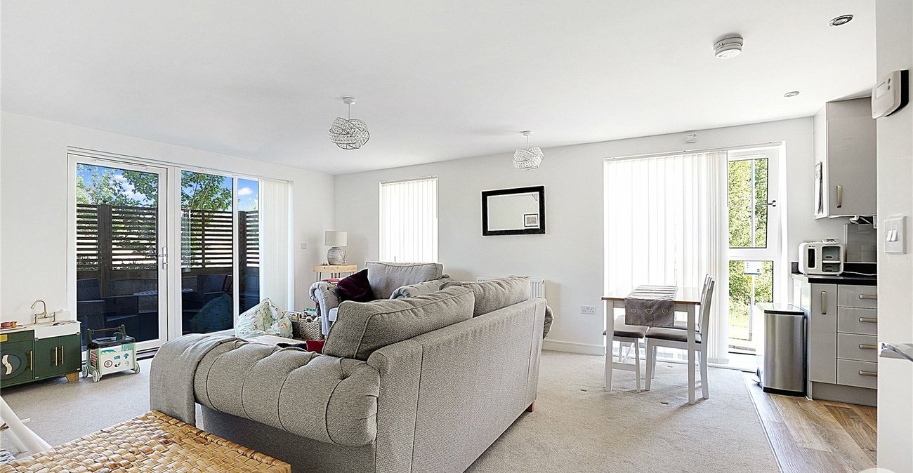 2 bedroom property for sale in Castle Hill | Robinson Jackson