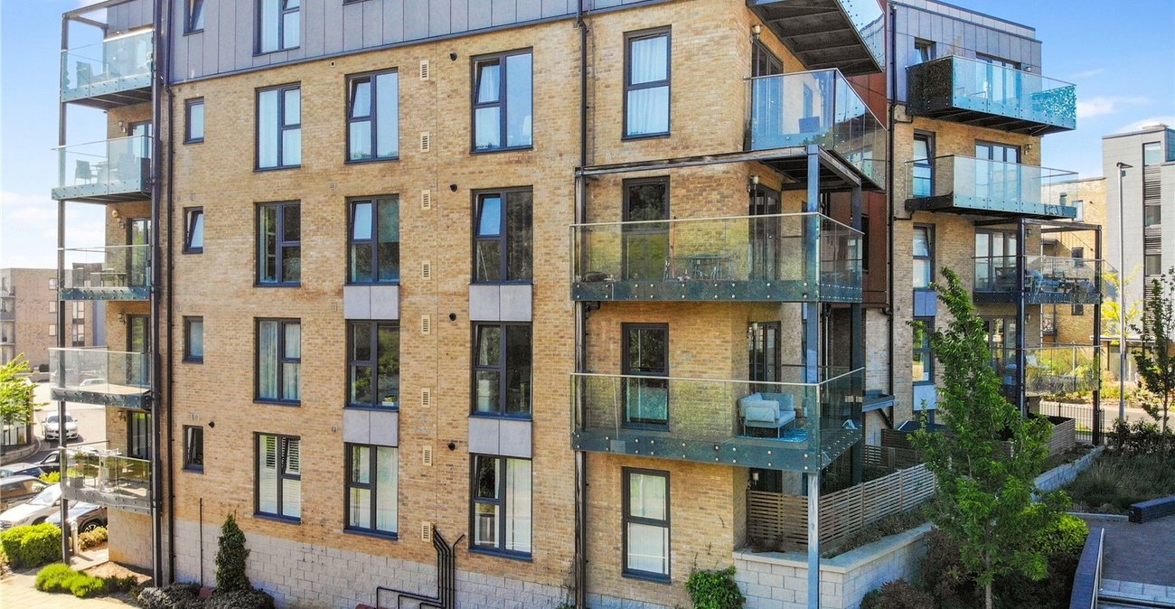 2 bedroom property for sale in Castle Hill | Robinson Jackson