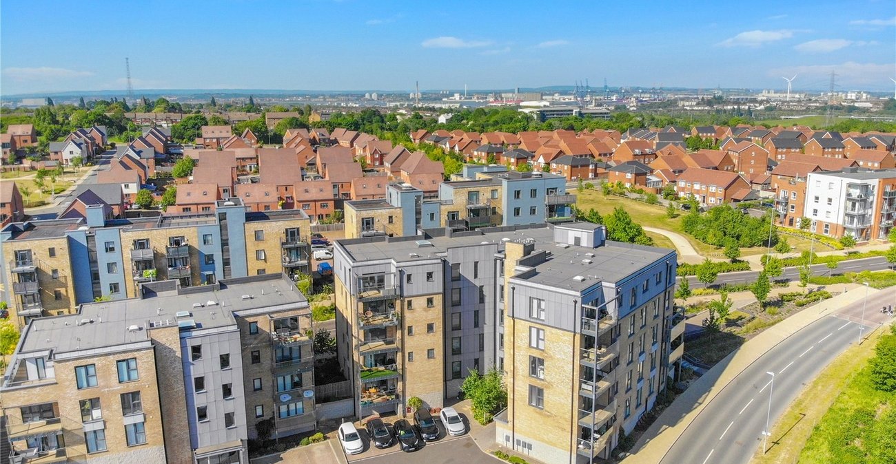 2 bedroom property for sale in Castle Hill | Robinson Jackson