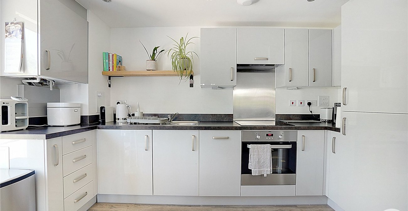 2 bedroom property for sale in Castle Hill | Robinson Jackson