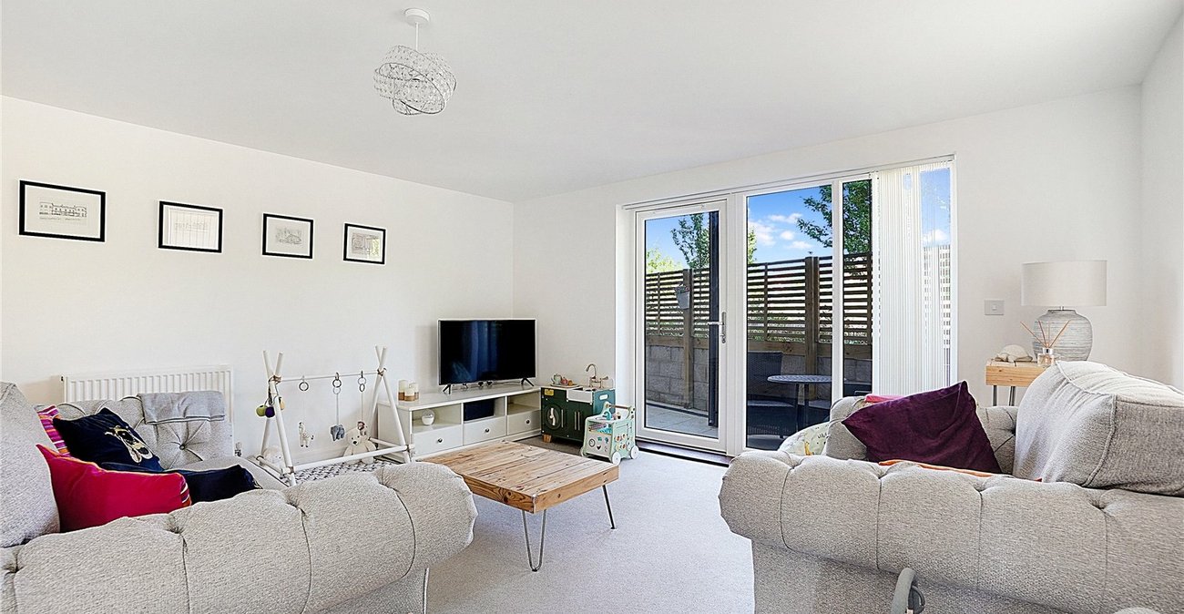 2 bedroom property for sale in Castle Hill | Robinson Jackson