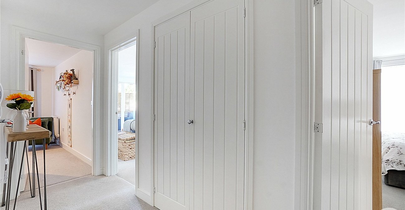 2 bedroom property for sale in Castle Hill | Robinson Jackson