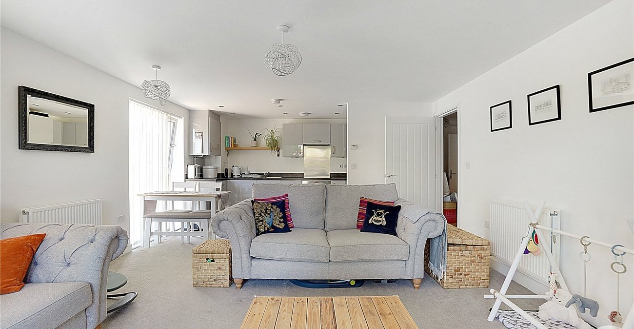 2 bedroom property for sale in Castle Hill | Robinson Jackson