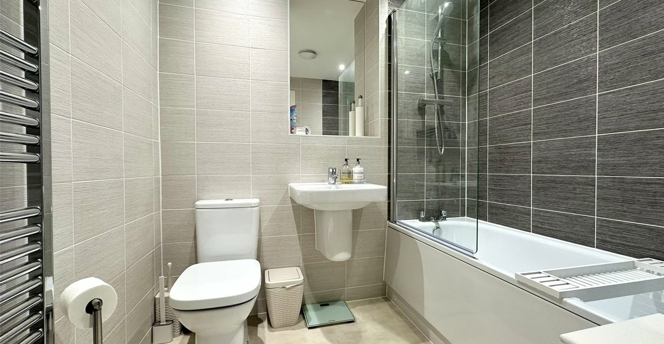 2 bedroom property for sale in Castle Hill | Robinson Jackson