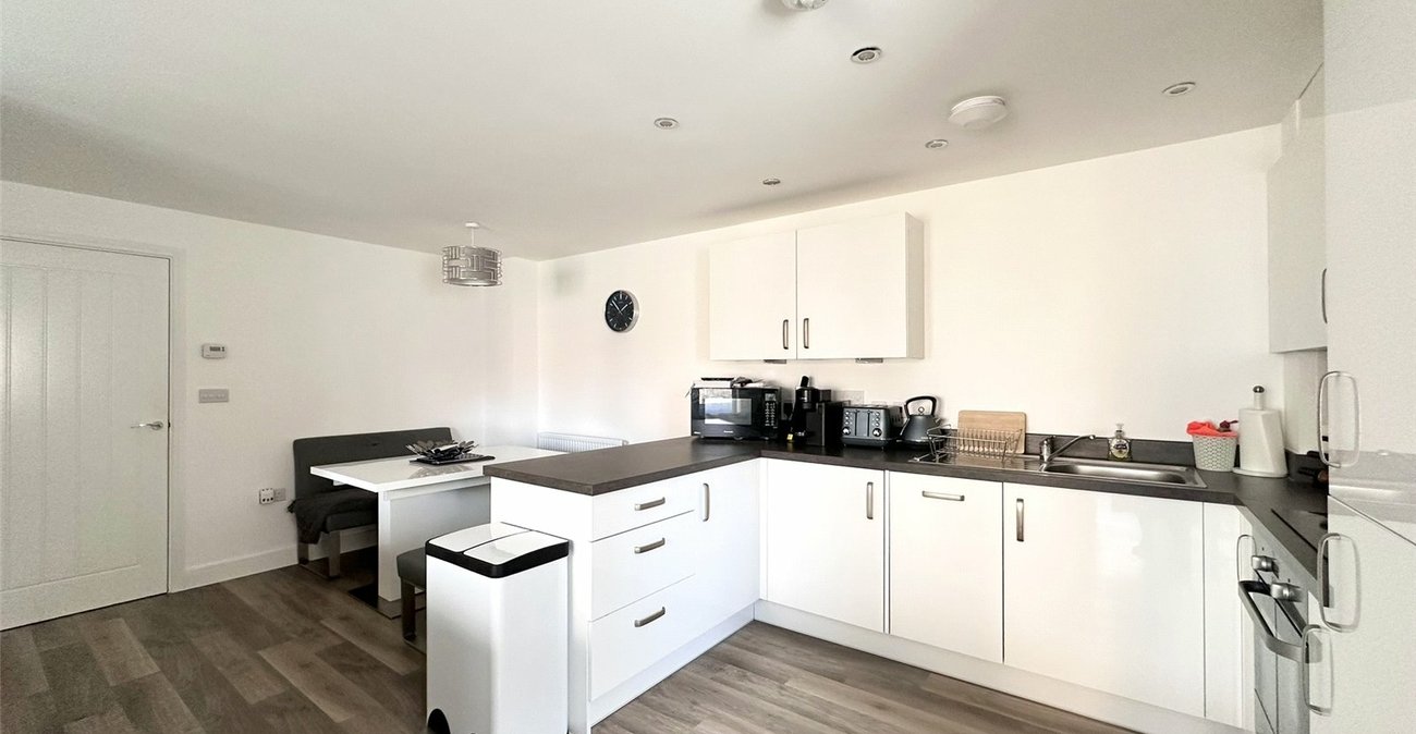 2 bedroom property for sale in Castle Hill | Robinson Jackson