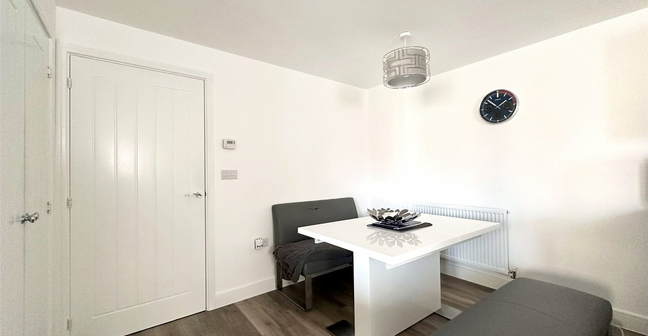 2 bedroom property for sale in Castle Hill | Robinson Jackson