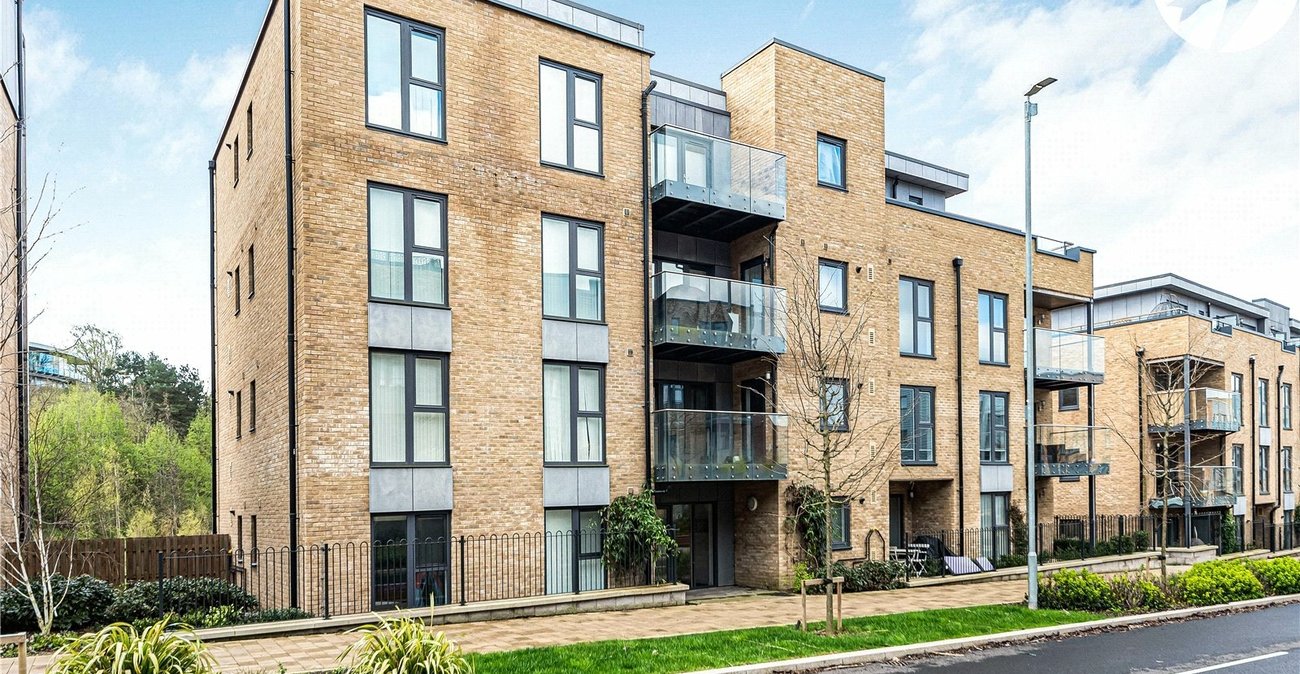 2 bedroom property for sale in Castle Hill | Robinson Jackson