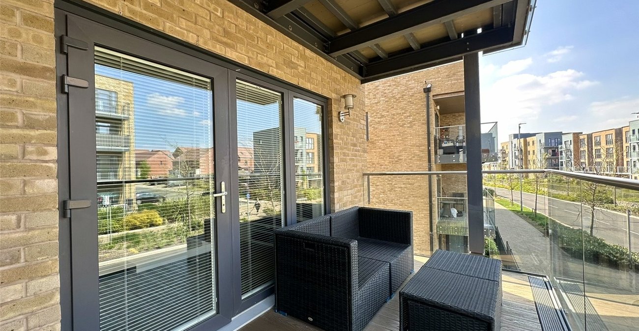 2 bedroom property for sale in Castle Hill | Robinson Jackson