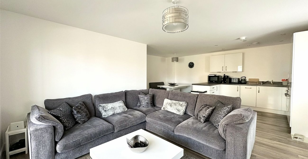 2 bedroom property for sale in Castle Hill | Robinson Jackson