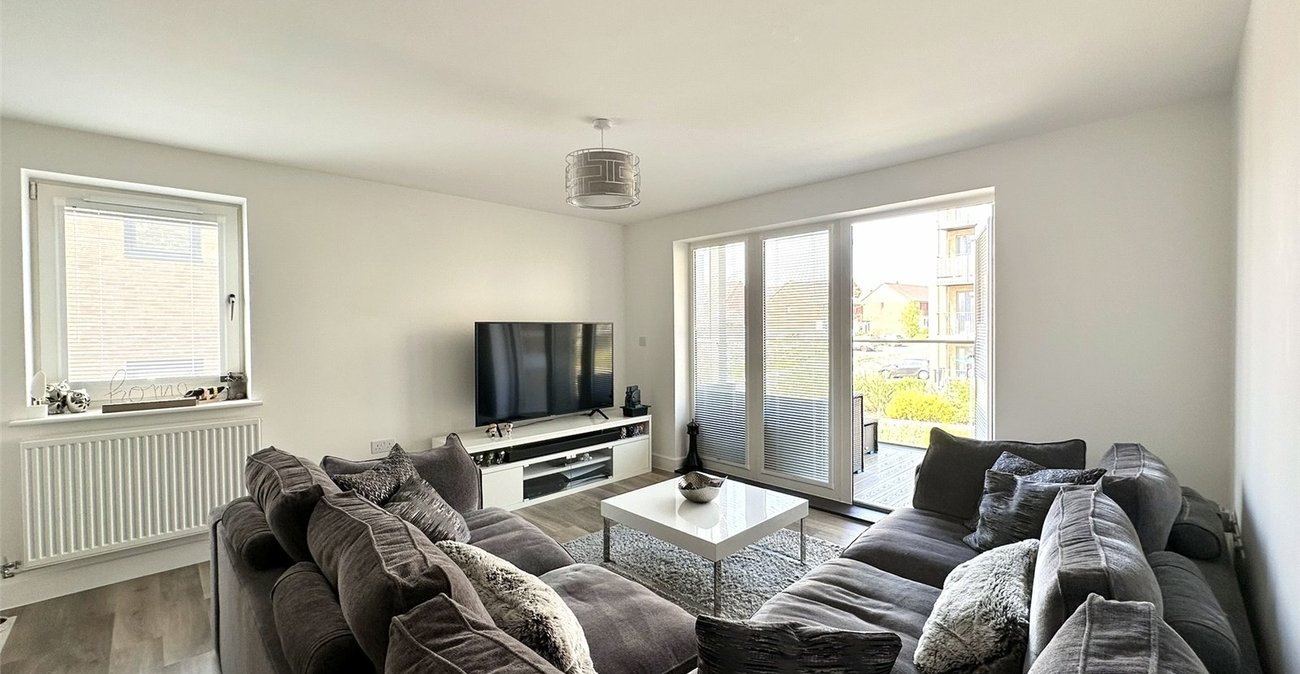 2 bedroom property for sale in Castle Hill | Robinson Jackson