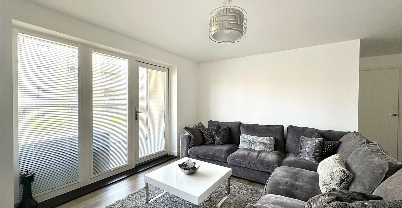 2 bedroom property for sale in Castle Hill | Robinson Jackson